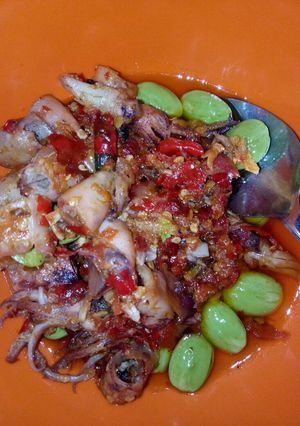 Foto resep Sambal Cumi Asin Pete
