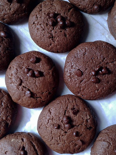 Foto resep COOKIES COKLAT ISI SELAI KACANG ♡