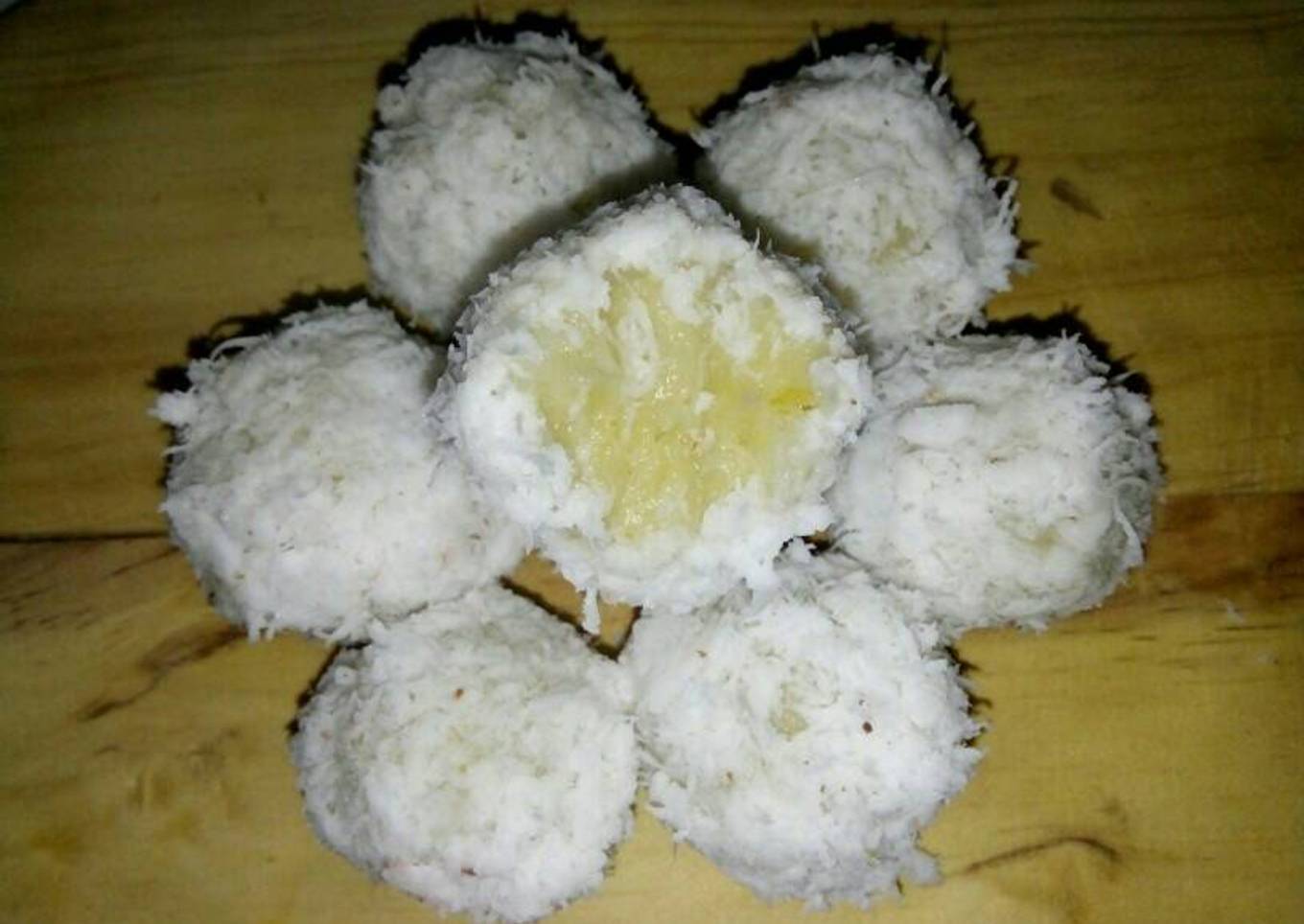 Klepon ubi tanpa isi