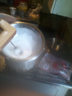 Una foto de Crema de manteca ideal para decorar tortas y muffins 