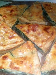 Una foto de Tarta de acelga y espinacas con un toque de panceta