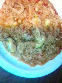 Una foto de Arroz con Calamares y mejillones