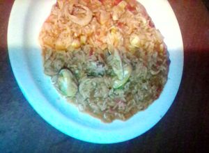 Una foto de Arroz con Calamares y mejillones