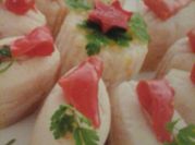 Una foto de salmón en lata