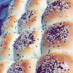 A picture of Beehive cheese buns {Khaliyat an-anhel}.