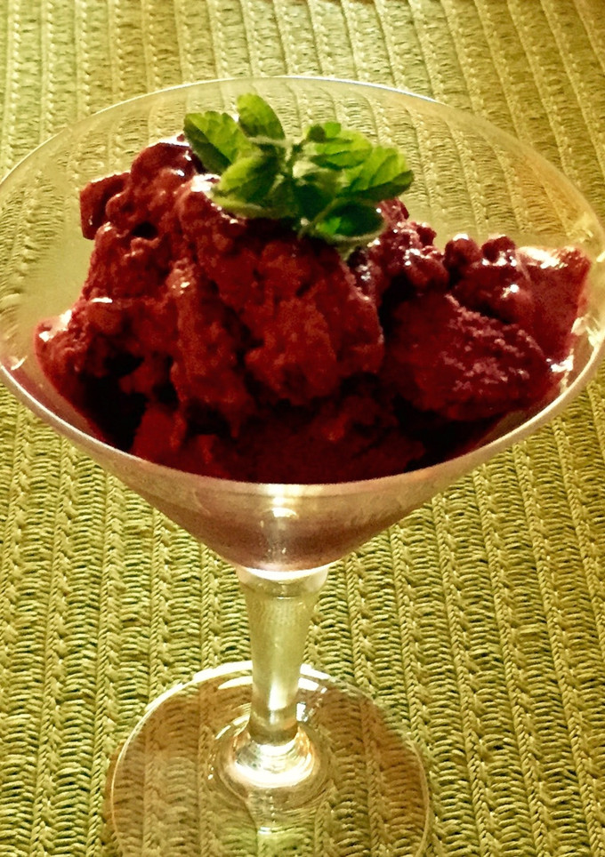 Una foto de Sorbete de moras al cava