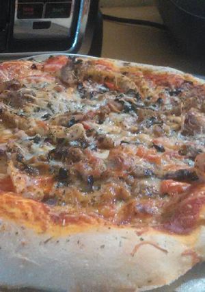 A picture of Chicken Margherita Pizza.