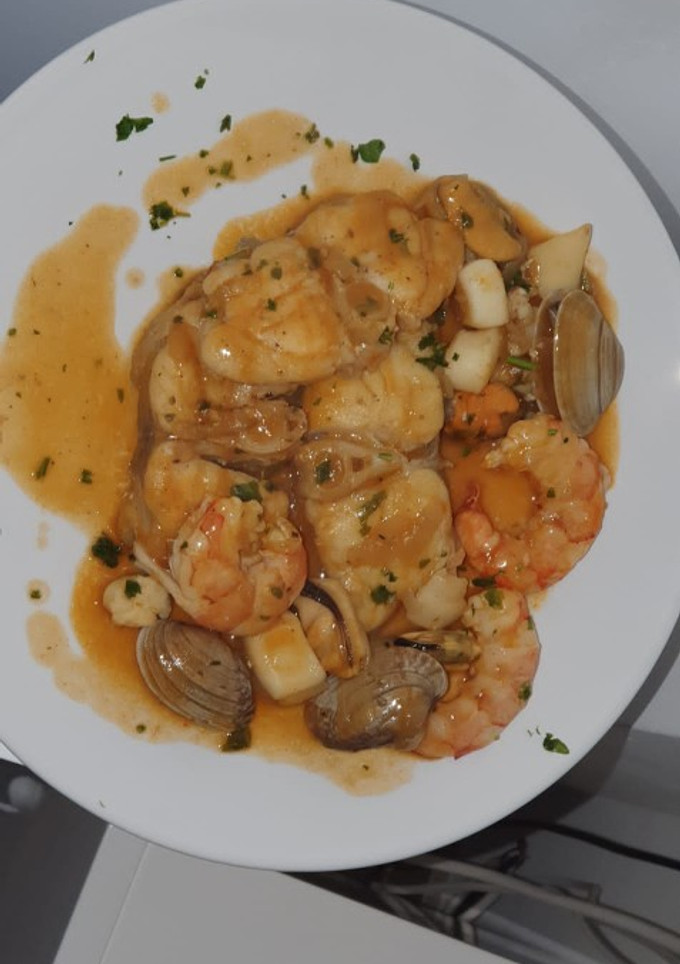 Una foto de Rape en salsa