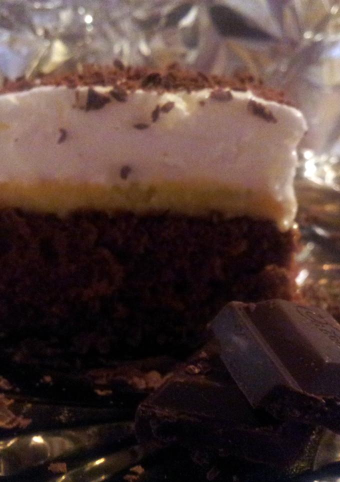 A picture of ice cream cake.