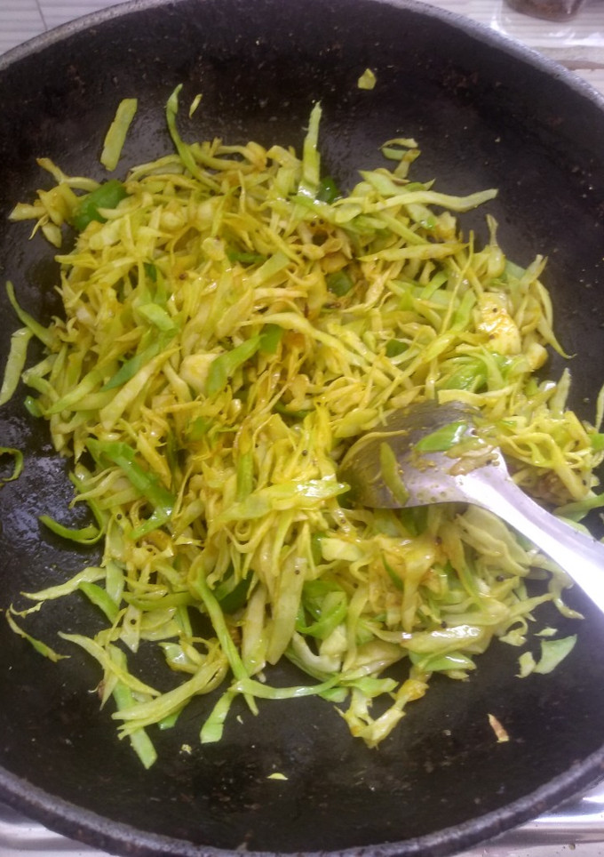 કોબીનો વઘારેલો સંભારો(Cabbage sambharo recipe in Gujarati) રેસીપી મુખ્ય ફોટો