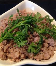 thịt băm rang cháy cạnh