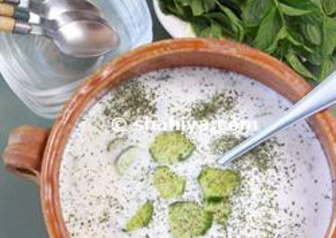 Recipe of Super Quick Homemade Cucumber Salad with Yoghurt and crushed Mint