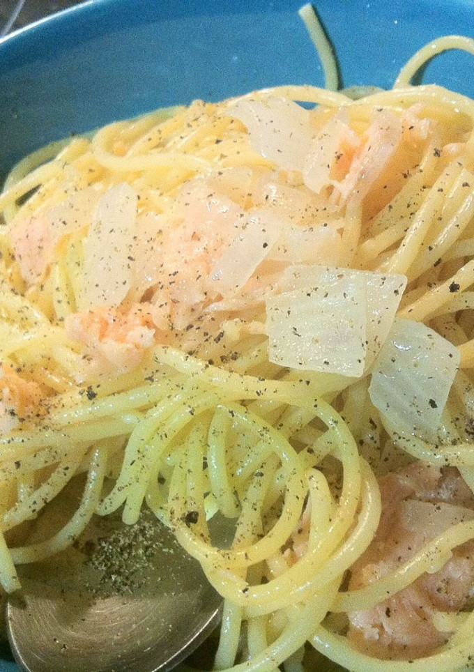 Una foto de Espaguetis con salmón (sin nata)