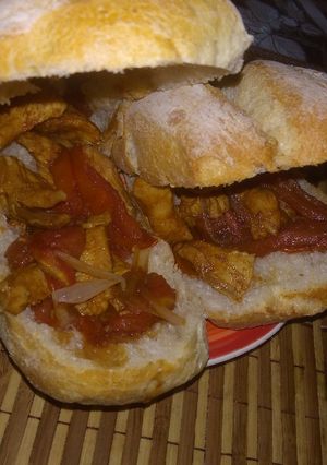 Una foto de Pan con relleno de lomito