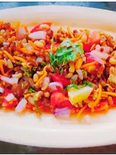 स्प्राउट्स चाट (sprouts chaat recipe in Hindi) रेसिपी मुख्य फोटो