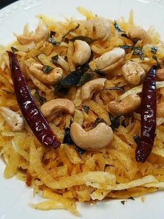 কুরকুরে আলু ভাজা (kur kure aloo bhaja recipe in Bengali) রেসিপির প্রধান ছবি