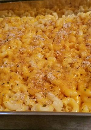 A picture of Baked Mac & Cheese.