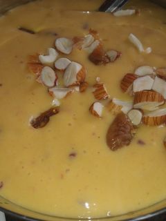 आम रबड़ी (Aam rabri recipe in Hindi) रेसिपी मुख्य फोटो