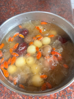 桂圓銀耳蓮子湯 的食譜成品照片