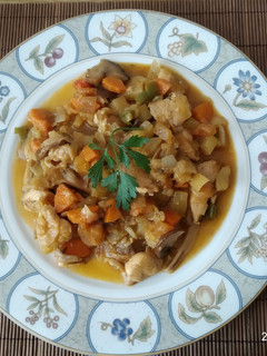 Una foto de Wok de pollo y verduras