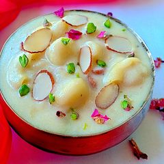 A picture of Pasta kheer.