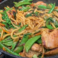 A picture of Chicken Yakisoba a la Mel.
