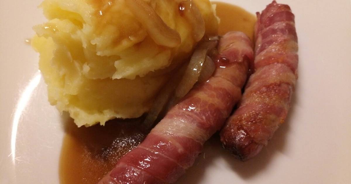 Pigs in blankets, mash and onion gravy Recipe by Miss Fluffy's Cooking
