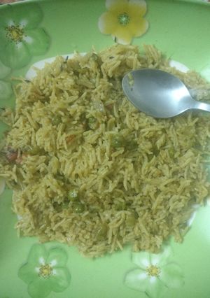 A picture of Chutney flavoured matar pulav.