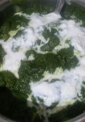 आलू पालक (aloo palak recipe in Hindi) रेसिपी मुख्य फोटो