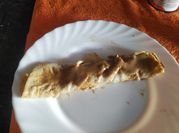 Una foto de crema avellanas y chocolate blanco