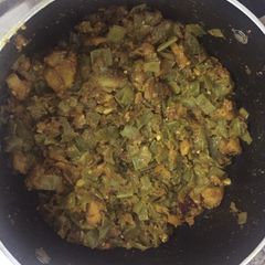 A picture of Valpapdi (Mangetout) ki Sabzi.