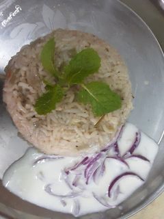 சுரக்காய் வித் கார்லிக்  இடித்த பிரியாணி (Suraikkai with garlic iditha biryani recipe in tamil) செய்முறை முக்கிய புகைப்படம்