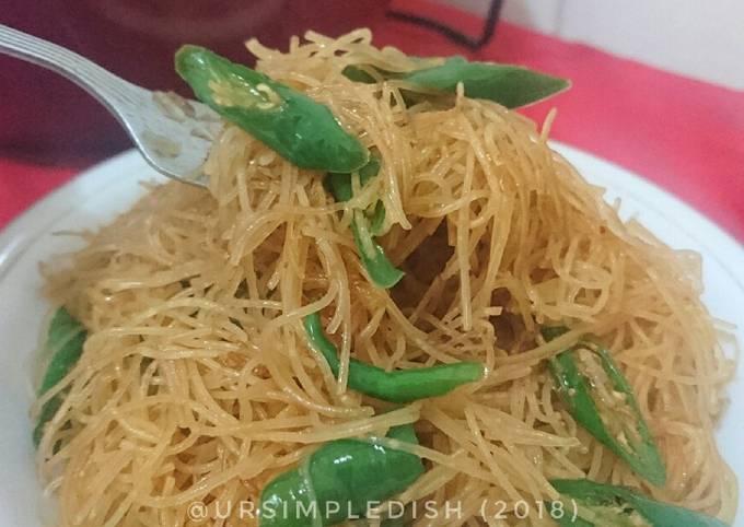 Ternyata begini loh! Bagaimana cara bikin Bihun Goreng Cabe Hijau yang nagih banget