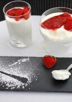 Foto de Mousse de Queijo Quark com Morangos