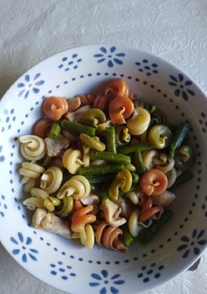 Una foto de Trottole con pollo y judías verdes