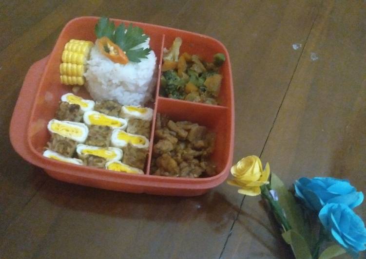Langkah Mudah untuk Menyiapkan Bento Rasa Nusantara yang Enak Banget
