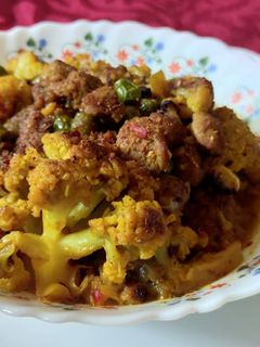 ফুলকপি সয়াবিনের কালিয়া(fulkopi soybean Kalia recipe in Bengali) রেসিপির প্রধান ছবি