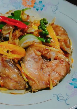 รูปของ ผัดฉ่าปลาดุก