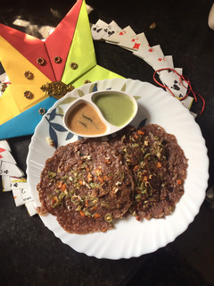 வெஜ்& பனீர் ராகி தோசை(veg and paneer ragi dosai recipe in tamil) செய்முறை முக்கிய புகைப்படம்