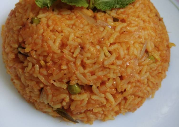 How to Prepare Super Quick Homemade Tomato rice with peas