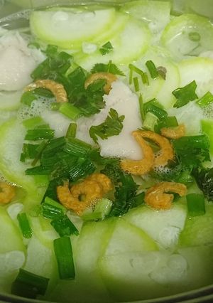 Hình của món Canh bí nấu giò sống tôm khô.