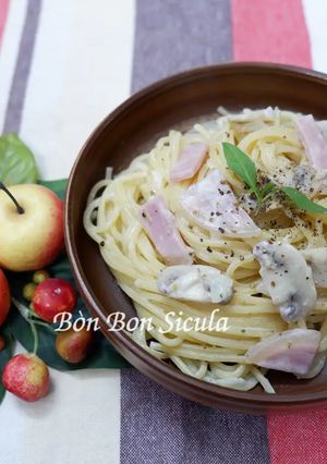 Hình của món Spaghetti Sốt Kem Phô Mai Nấm Mỡ.