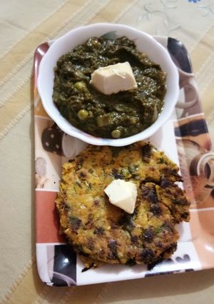 A picture of Sarso ka saag.