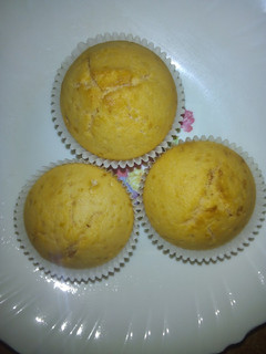 A picture of Orange cupcakes.