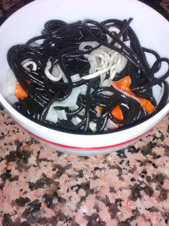 Una foto de Pasta negra con sabor a mar