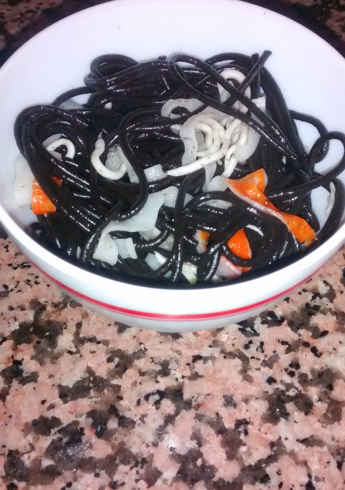 Una foto de Pasta negra con sabor a mar