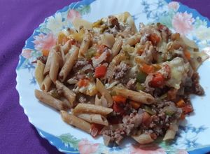 Una foto de Macarrones integrales con carne picada