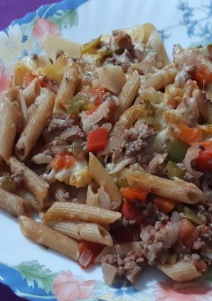 Una foto de Macarrones integrales con carne picada