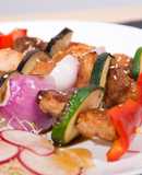 Brochetas de cerdo al estilo japonés