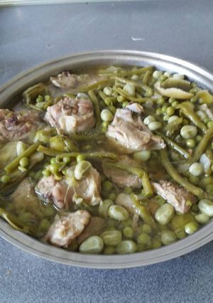 Una foto de Menestra de cordero con verduras de primavera